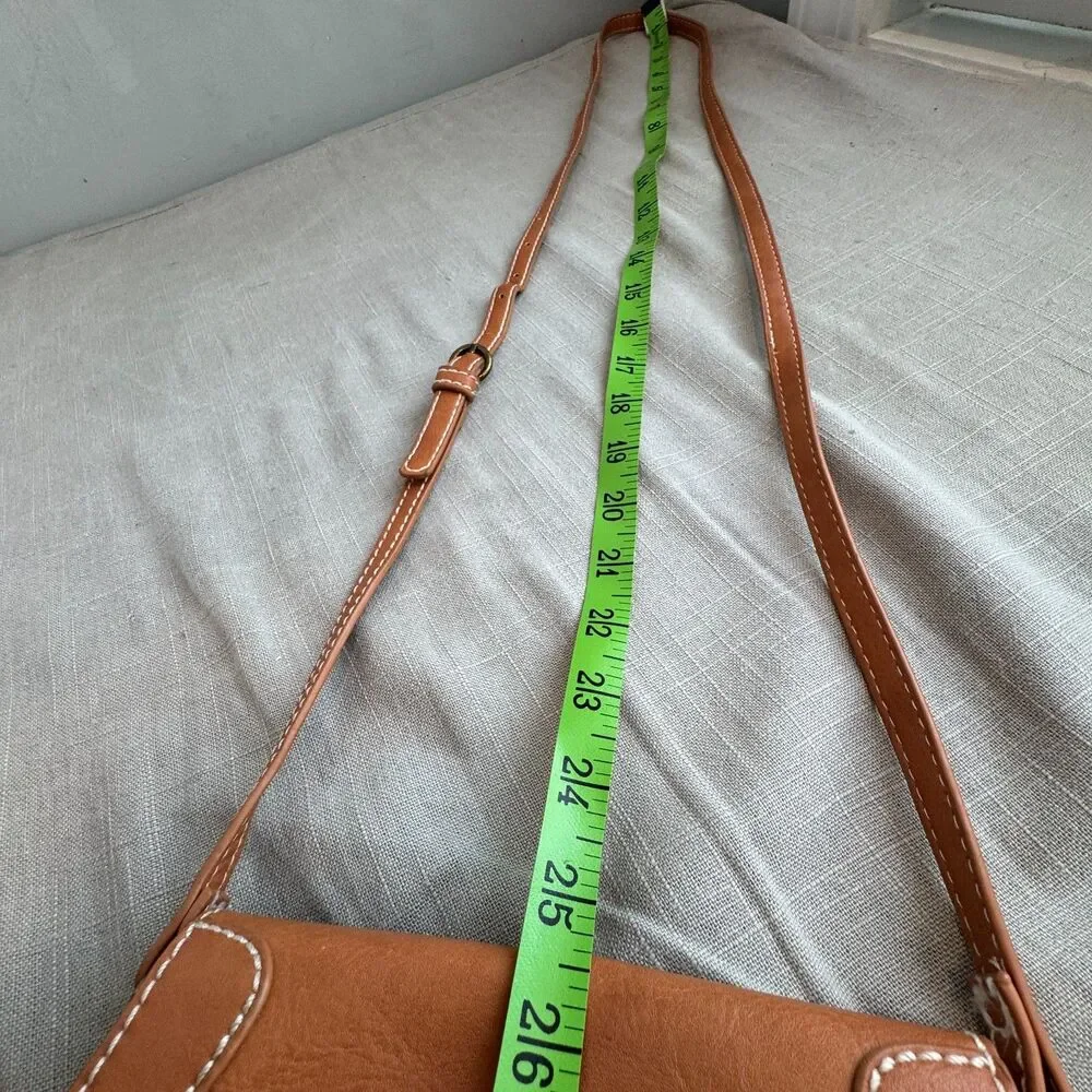Universal Threads Faux Leather Crossbody Purse – 7.5